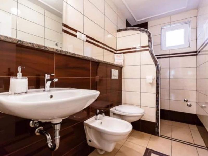 Family Apartmani Sara Malinska - Two bedroom apartment Intimo 53050 - image 6