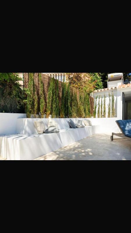 Villa moderna con piscina - image 1