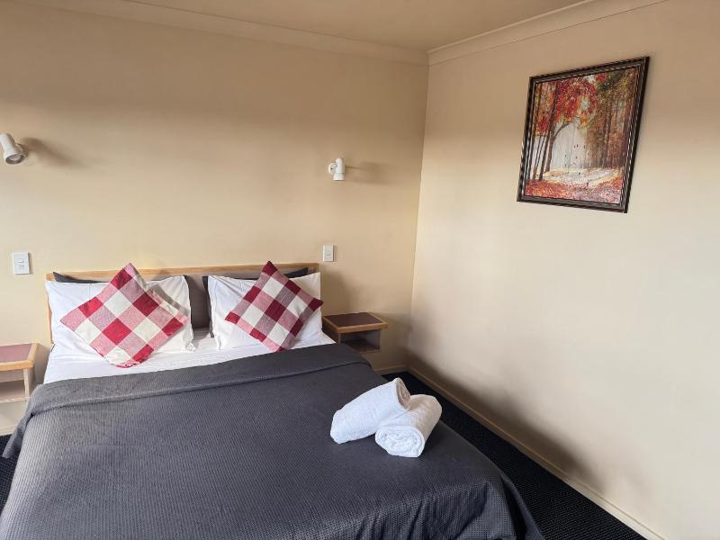 New Castle Motor Lodge - image 19