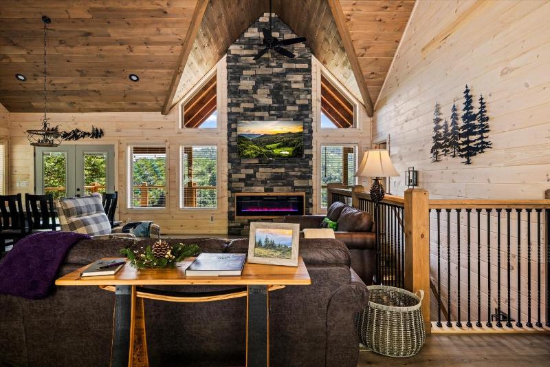 Tennessee Sunrise cabin - image 19