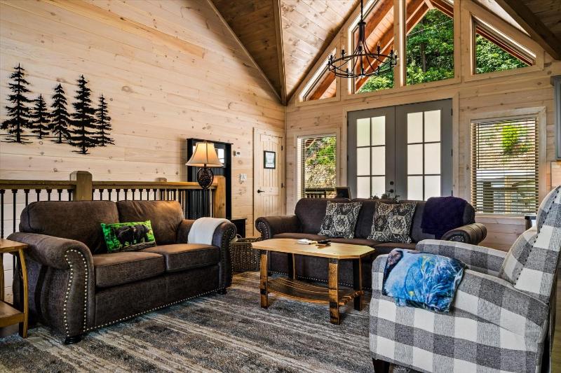 Tennessee Sunrise cabin - image 18