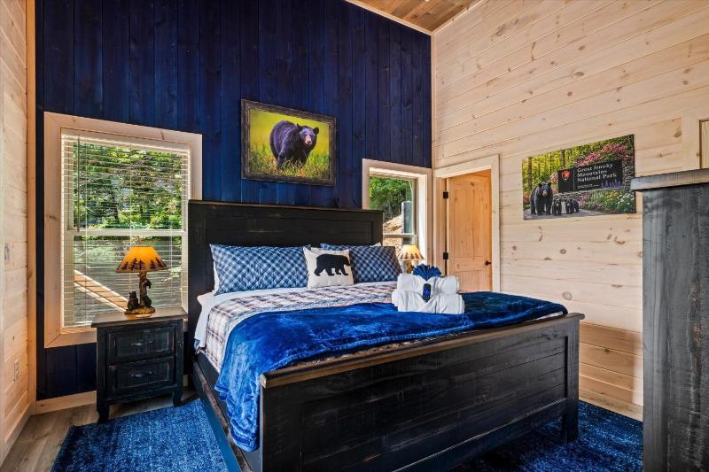 Tennessee Sunrise cabin - image 33