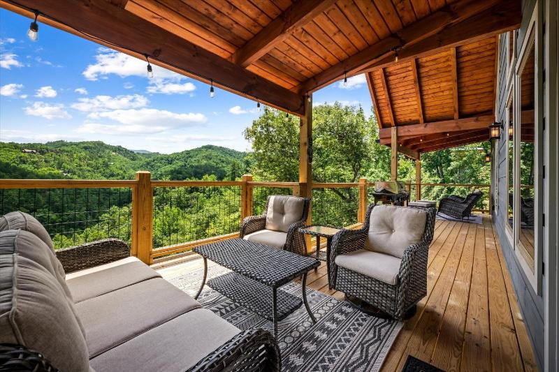 Tennessee Sunrise cabin - image 16
