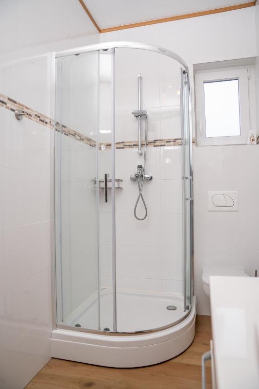 Beachfront Reiterer Villa V1 with Jacuzzi 30 meters from the Beach - CROWONDER LUXURY RENT - image 11