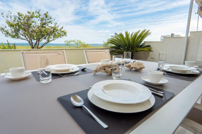 Beachfront Reiterer Villa V3 with Jacuzzi 30 meters from the Beach - CROWONDER LUXURY RENT - image 11