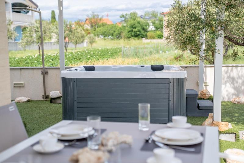 Beachfront Reiterer Villa V3 with Jacuzzi 30 meters from the Beach - CROWONDER LUXURY RENT - image 32