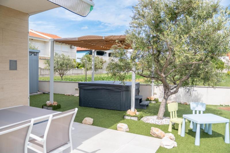 Beachfront Reiterer Villa V3 with Jacuzzi 30 meters from the Beach - CROWONDER LUXURY RENT - image 33