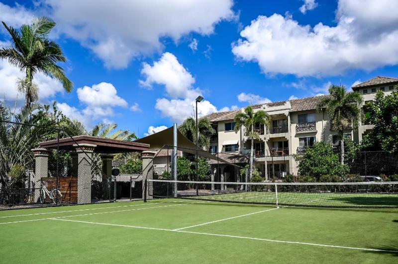 Resort Apartment - 9 Pools & Gym Access - image 2