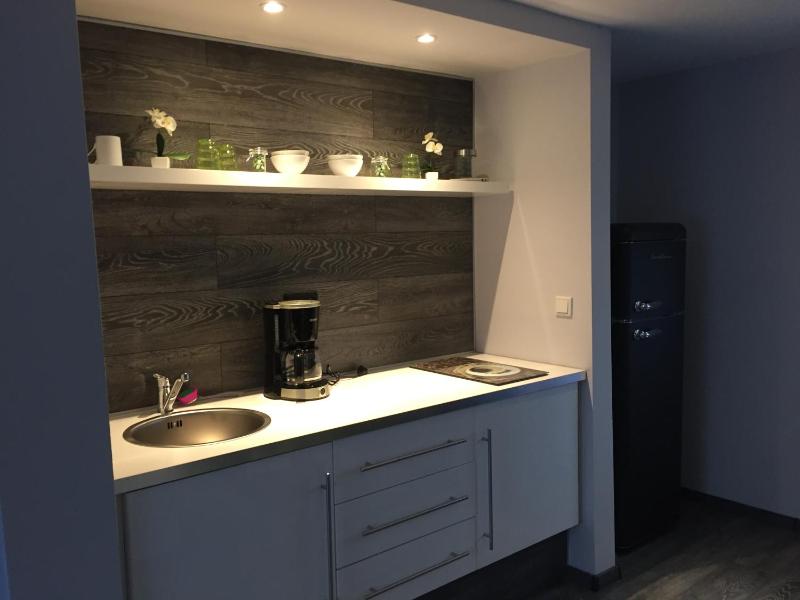 One-Bedroom Apartment image 4