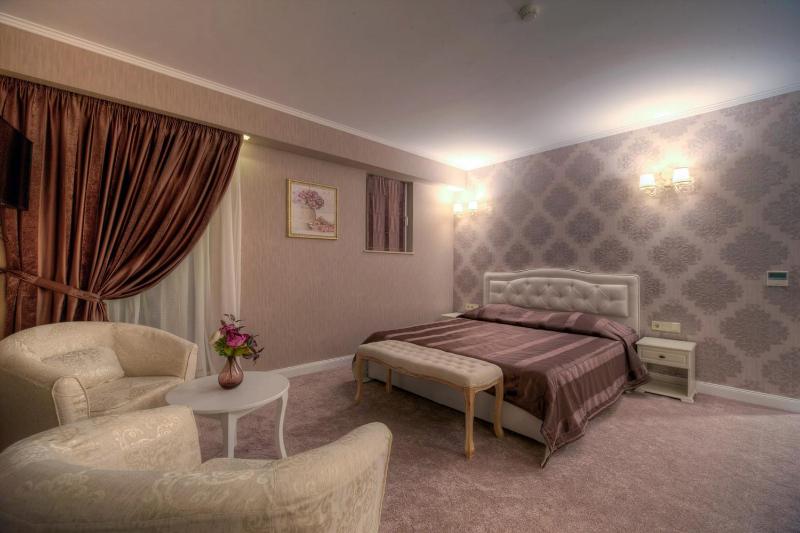 Deluxe Double Room image 1