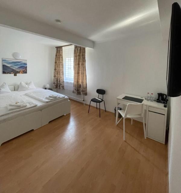 Hotel Starlight - image 12