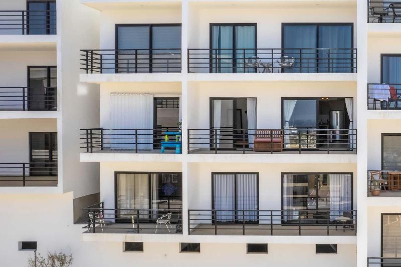 Amazing 2BR Condo with Rooftop pool - BBQ - image 14
