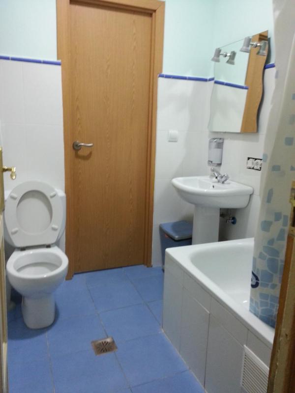 Double Room with Shared Bathroom image 2