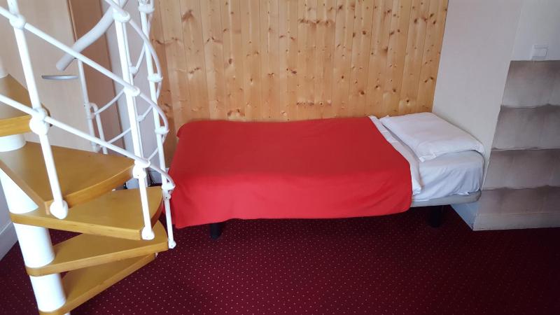 Quadruple Room with Bathroom image 3