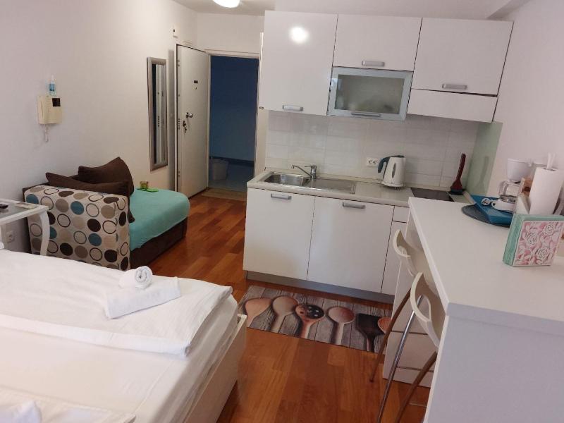 Villa Ni i Makarska - Studio Apartment With Balcony Studio S - image 10
