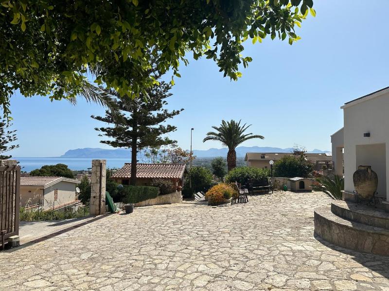 Charming Villa with Shared Pool near Castellammare del Golfo - image 26