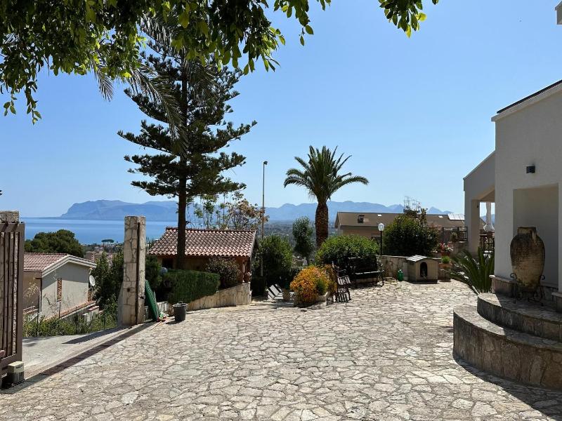 Charming Villa with Shared Pool near Castellammare del Golfo - image 40