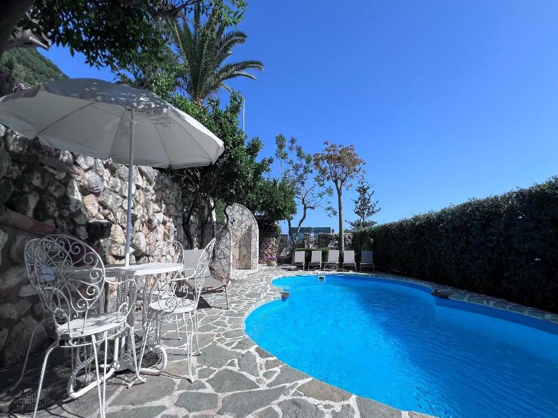 Charming Villa with Shared Pool near Castellammare del Golfo - image 13