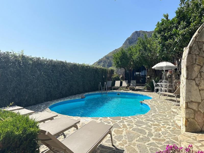 Charming Villa with Shared Pool near Castellammare del Golfo - image 38