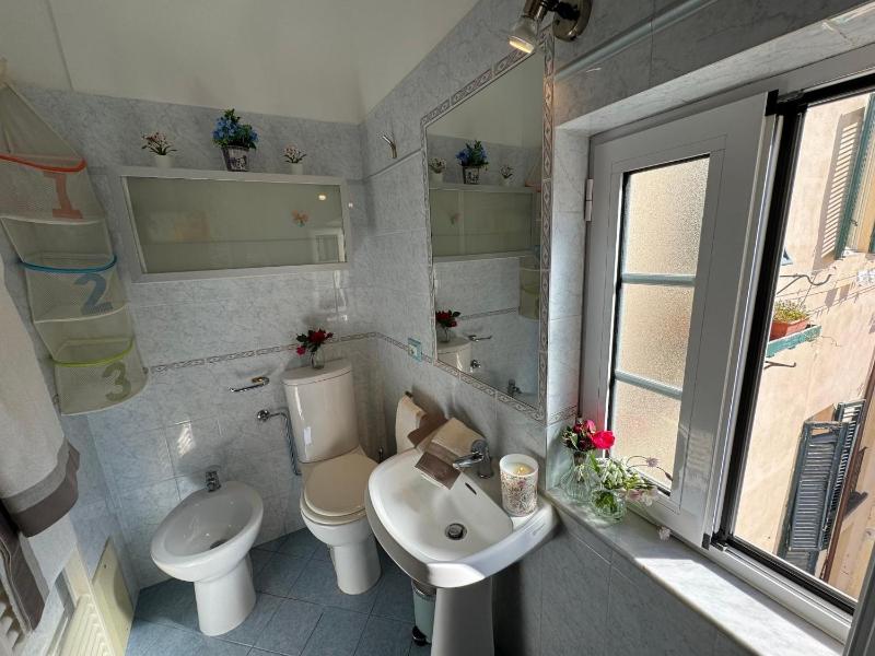A Bright and Cozy Apartment with Stunning Views in the Heart of Lucca - image 17