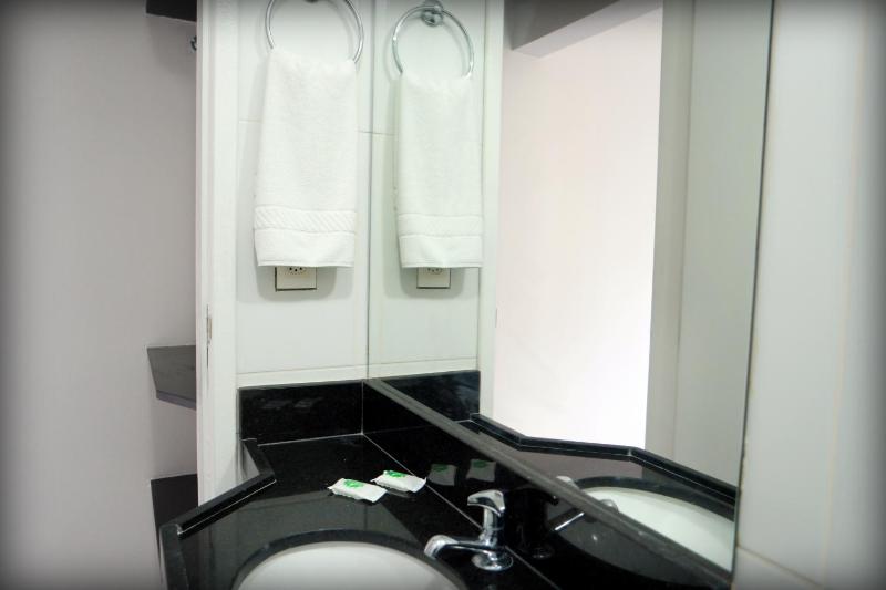 Quadruple Room image 2