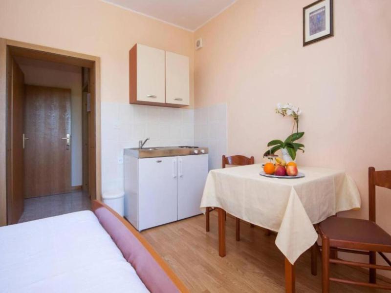 Guest House Stay & Smile Dolac Primo ten - Studio with Sea View and Balcony - image 1