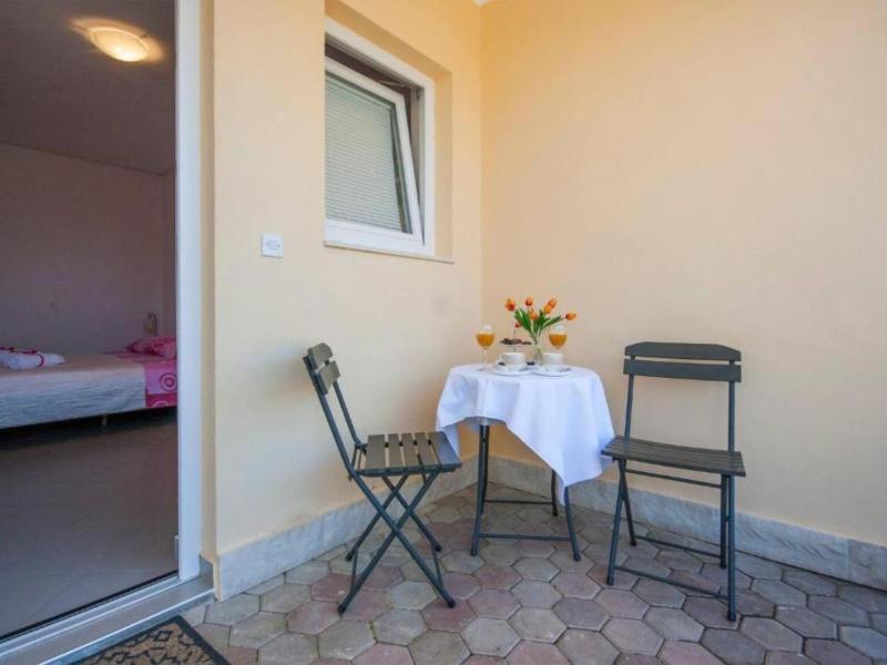 Guest House Stay & Smile Dolac Primo ten - Studio with Sea View and Balcony - image 14