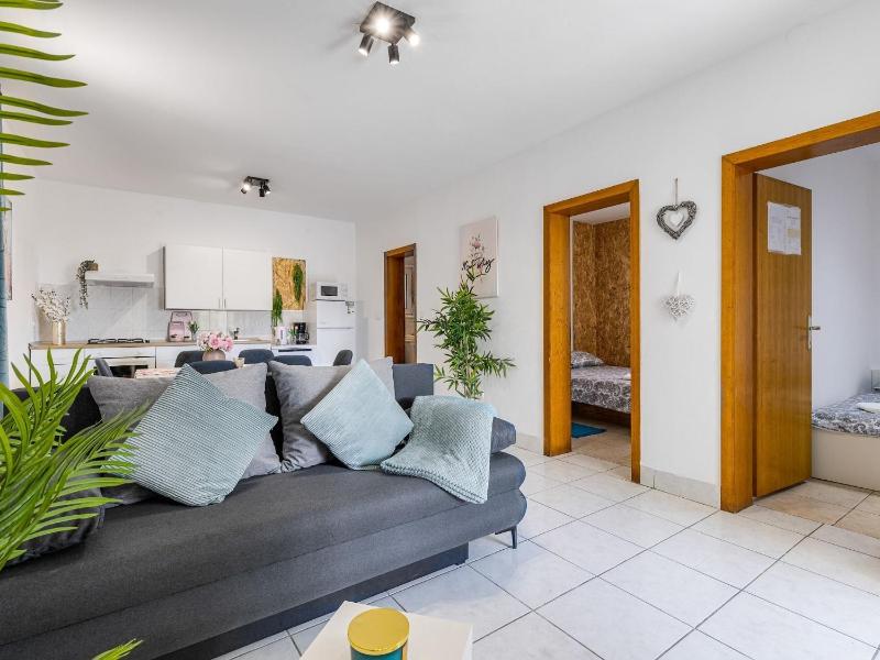 Apartments Villa Mavi Novalja ground floor - image 8