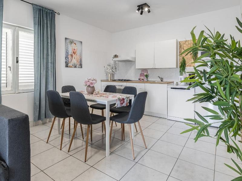 Apartments Villa Mavi Novalja ground floor - image 22