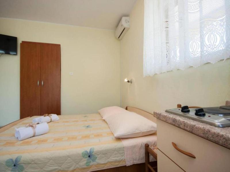 Guest House Stay & Smile Dolac Primo ten - Studio with Terrace and Garden View - image 5