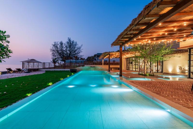 Sunkissed Retreat Ultra Luxury Private Beachfront 5 Bedrooms Pool Villa - image 22