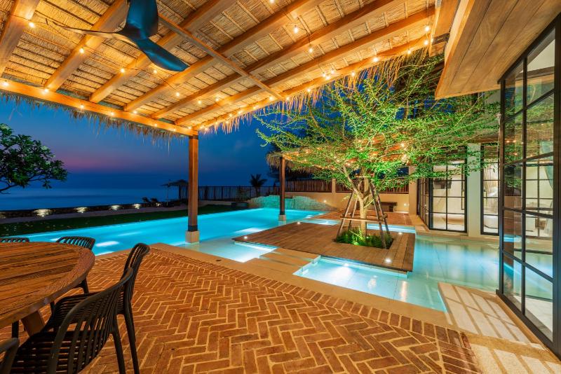 Sunkissed Retreat Ultra Luxury Private Beachfront 5 Bedrooms Pool Villa - image 20