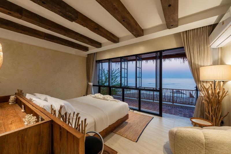 Sunkissed Retreat Ultra Luxury Private Beachfront 5 Bedrooms Pool Villa - image 18
