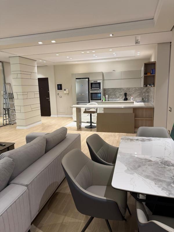 Grand Central 2 Bedroom Apartment - image 9