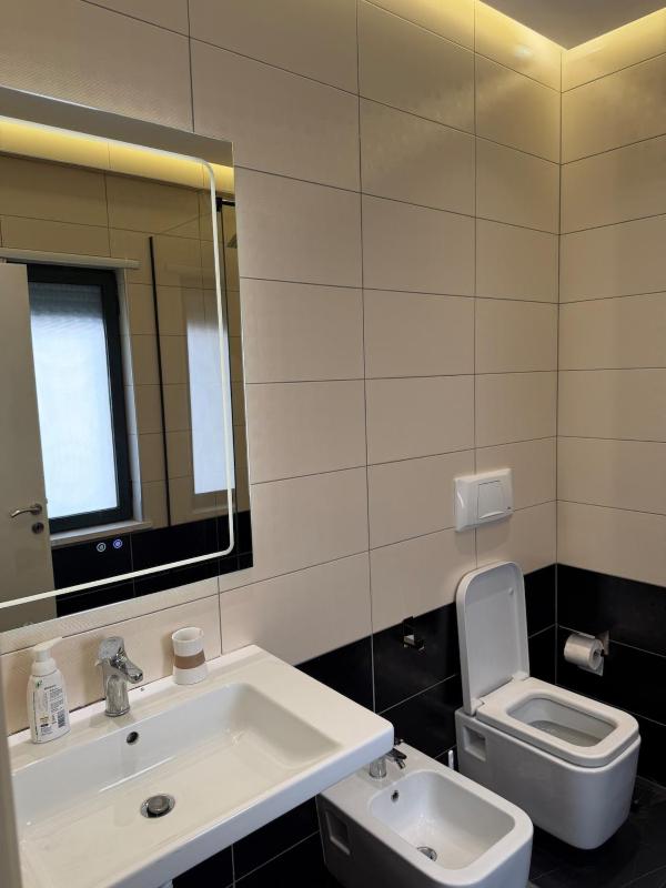 Grand Central 2 Bedroom Apartment - image 13