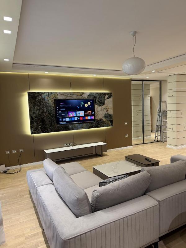 Grand Central 2 Bedroom Apartment - image 15