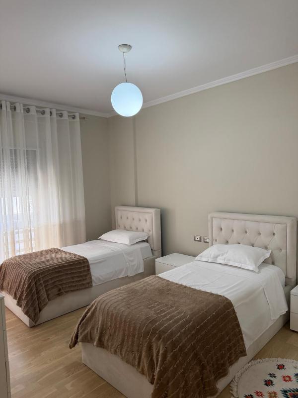 Grand Central 2 Bedroom Apartment - image 10
