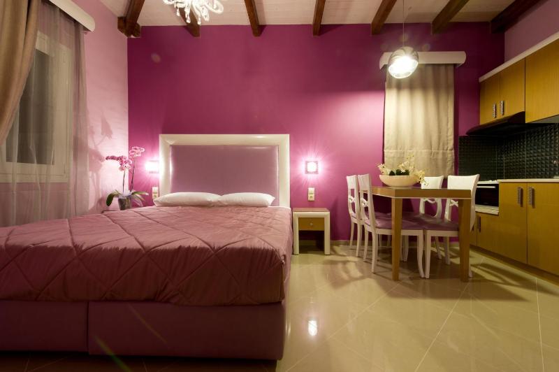 Ideal House - image 37