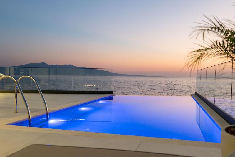Nube Luxury Villas - image 8