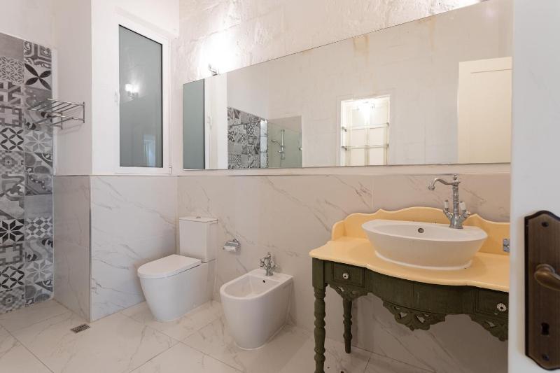 BnBNova - Historic Valletta 2BA Duplex - image 16