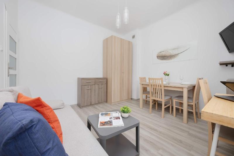 Stylish & Comfortable Apartment in Warsaw City Center by Noclegi Renters - image 5