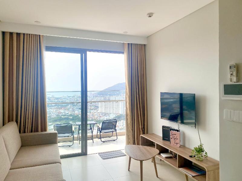 The Song Ocean View 5 Star - Yuki Boutique Apartment - image 8