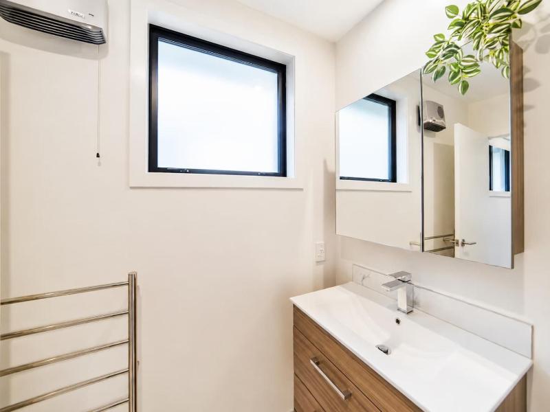 Bright City Base - 1Bed Kitchen Outdoor Space - image 23