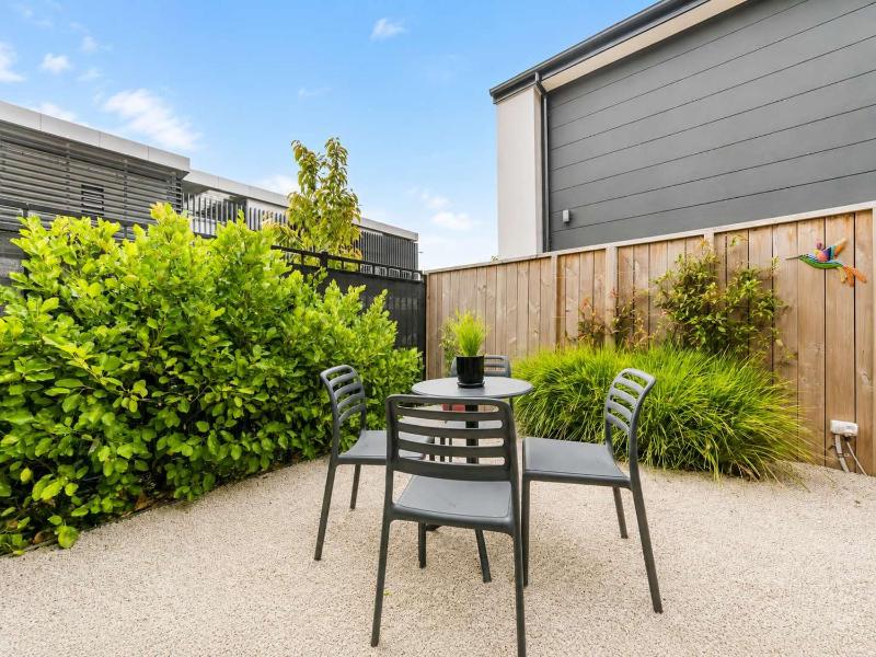 Bright City Base - 1Bed Kitchen Outdoor Space - image 10