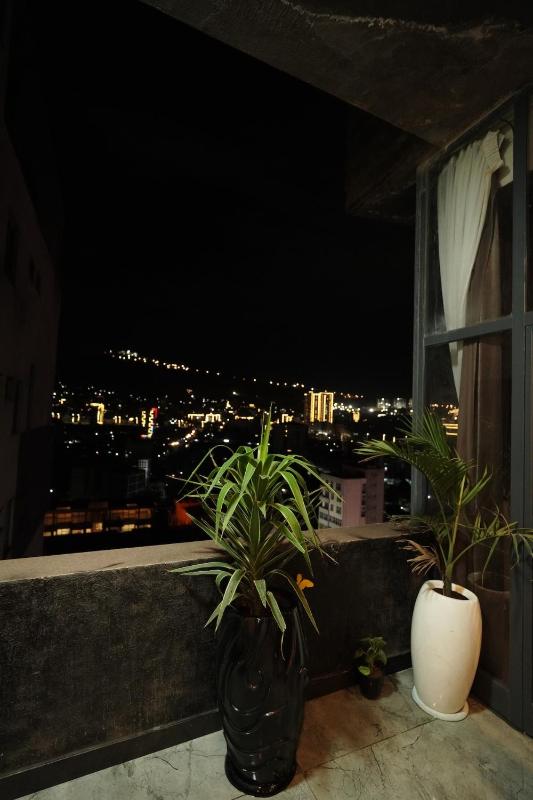 High Rise Art Residency - image 13