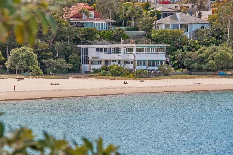 Apartment with Sea View image 2