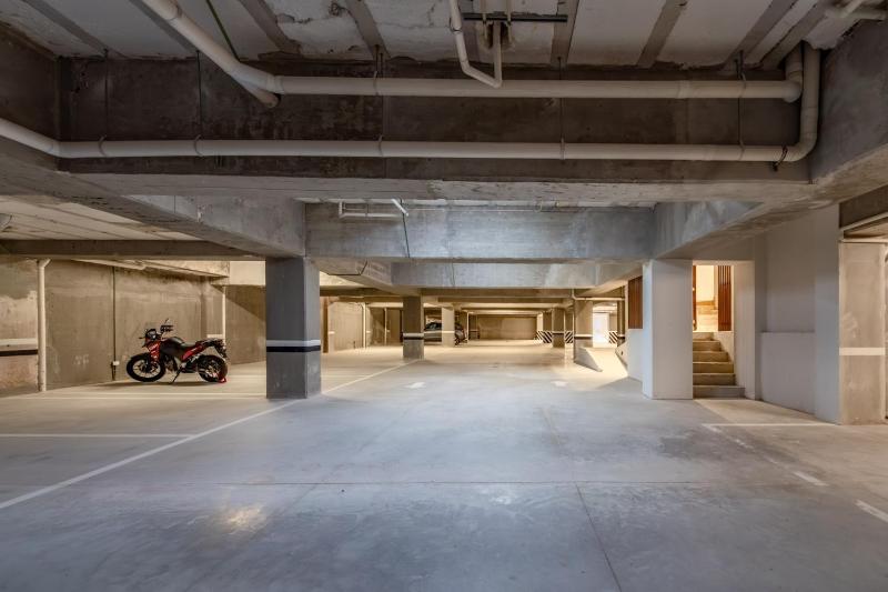 Lux 1BR with Rooftop Pool Spa Gym Kids Playroom - image 28