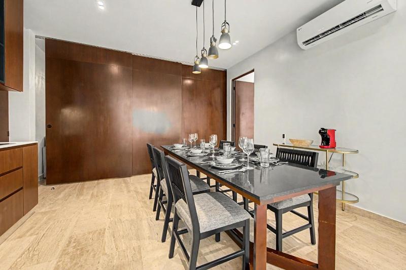 Lux 1BR with Rooftop Pool Spa Gym Kids Playroom - image 37