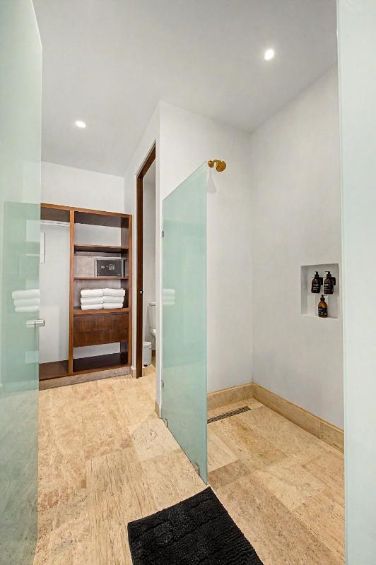 Lux 1BR with Rooftop Pool Spa Gym Kids Playroom - image 48