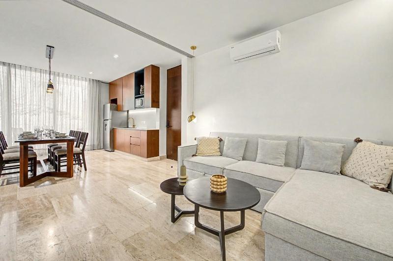 Lux 1BR with Rooftop Pool Spa Gym Kids Playroom - image 8